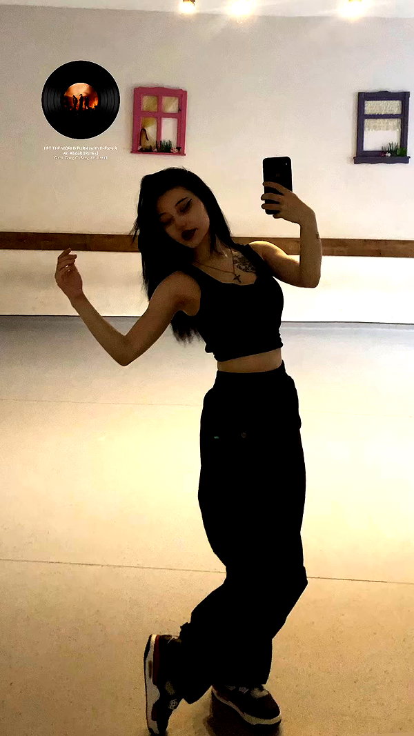 madamist_ archive video preview
