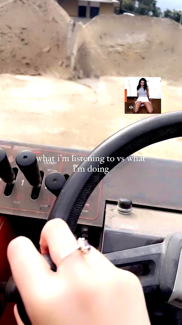 livindeadyaz archive video preview