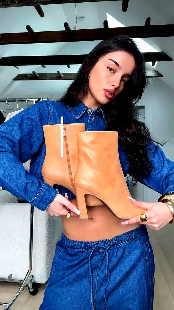 ellachristo archive video preview