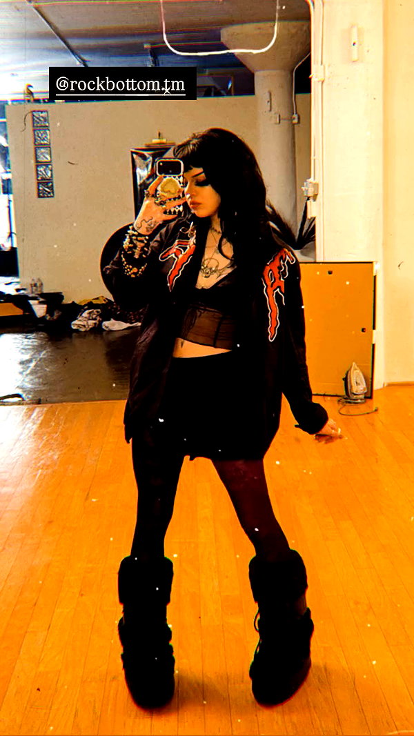 yeahimcaroline archive video preview