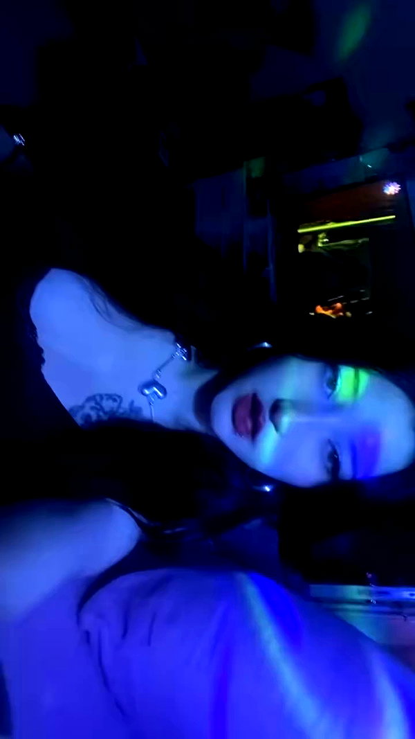 madamist_ archive video preview