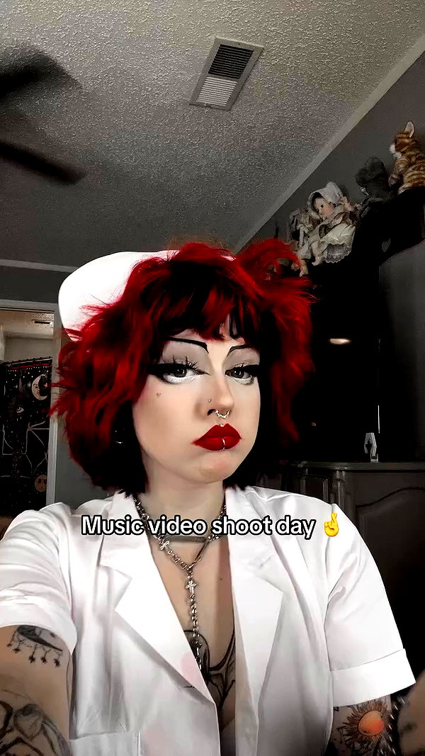 yeahimcaroline archive video preview