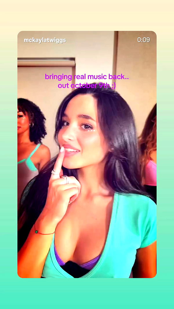 livia._.paige archive video preview