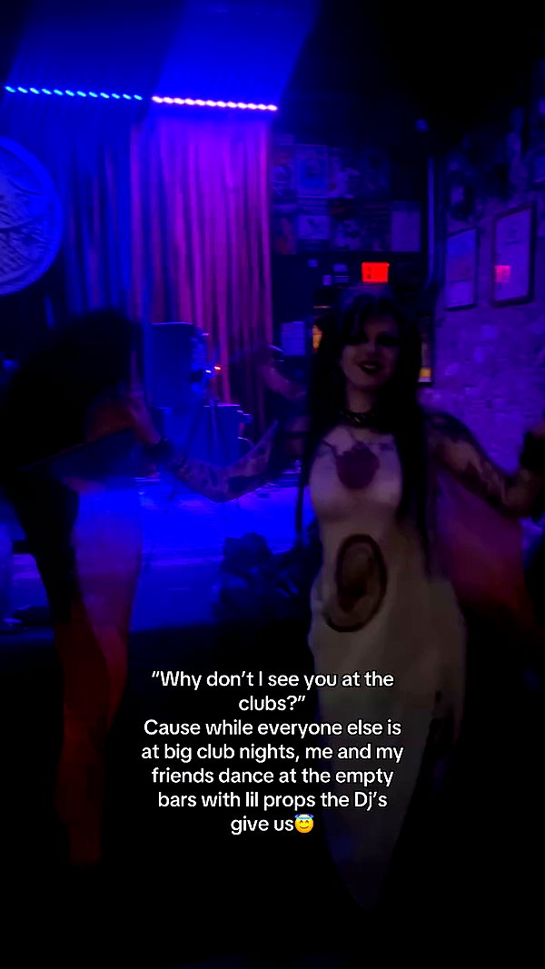 yeahimcaroline archive video preview