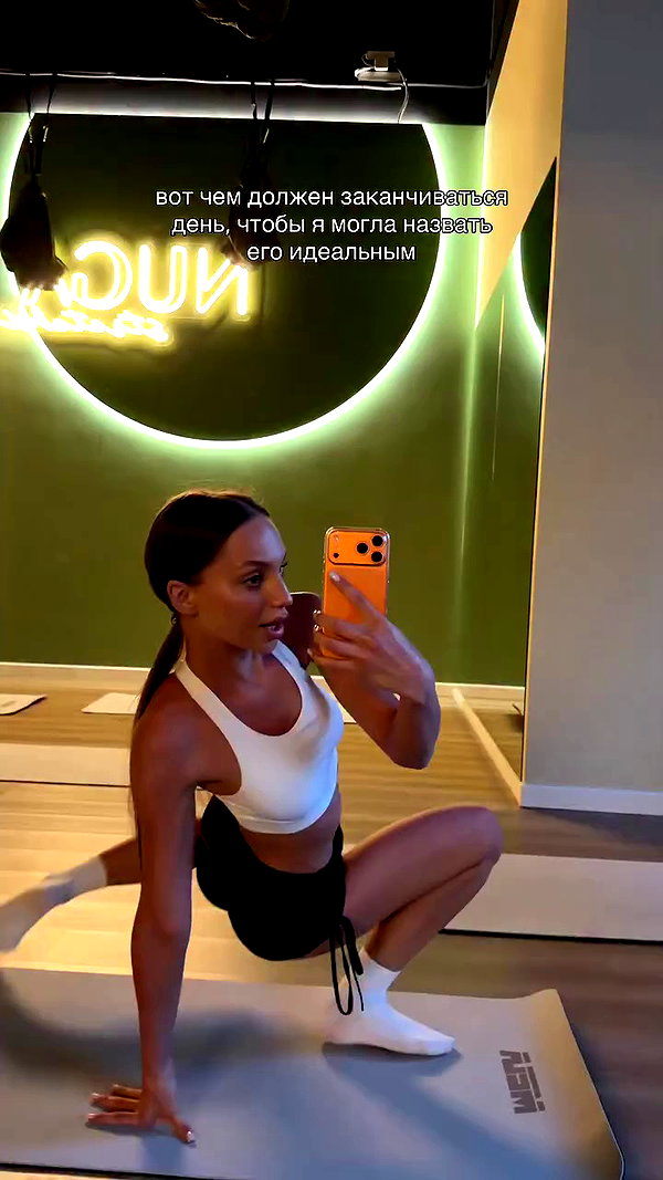 ariana_vomi archive video preview