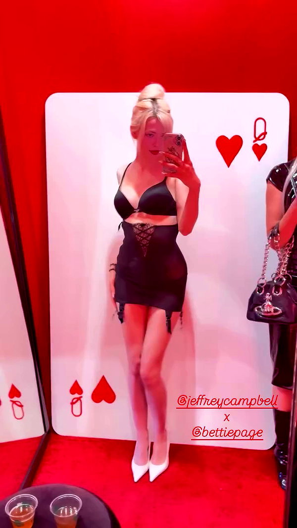 amellliiaa archive video preview