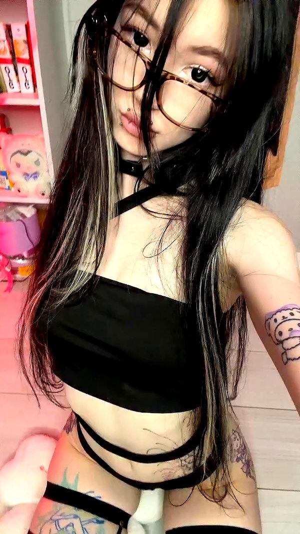 mia_goth2004 archive video preview