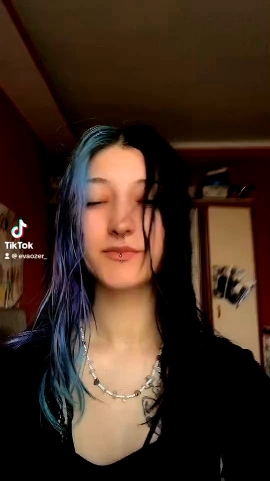 madamist_ archive video preview