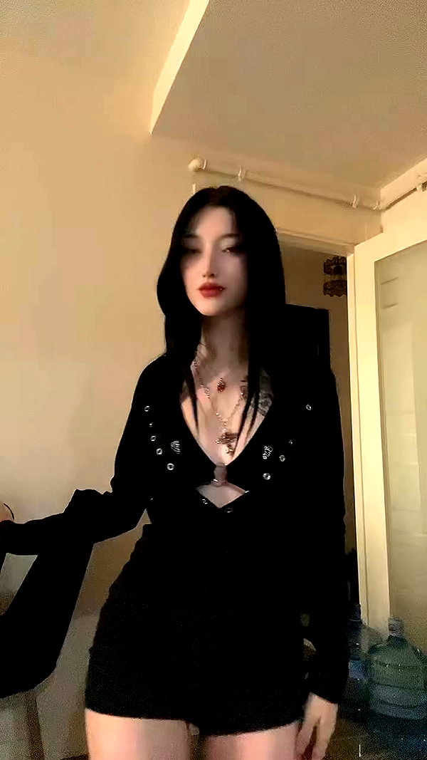 madamist_ archive video preview