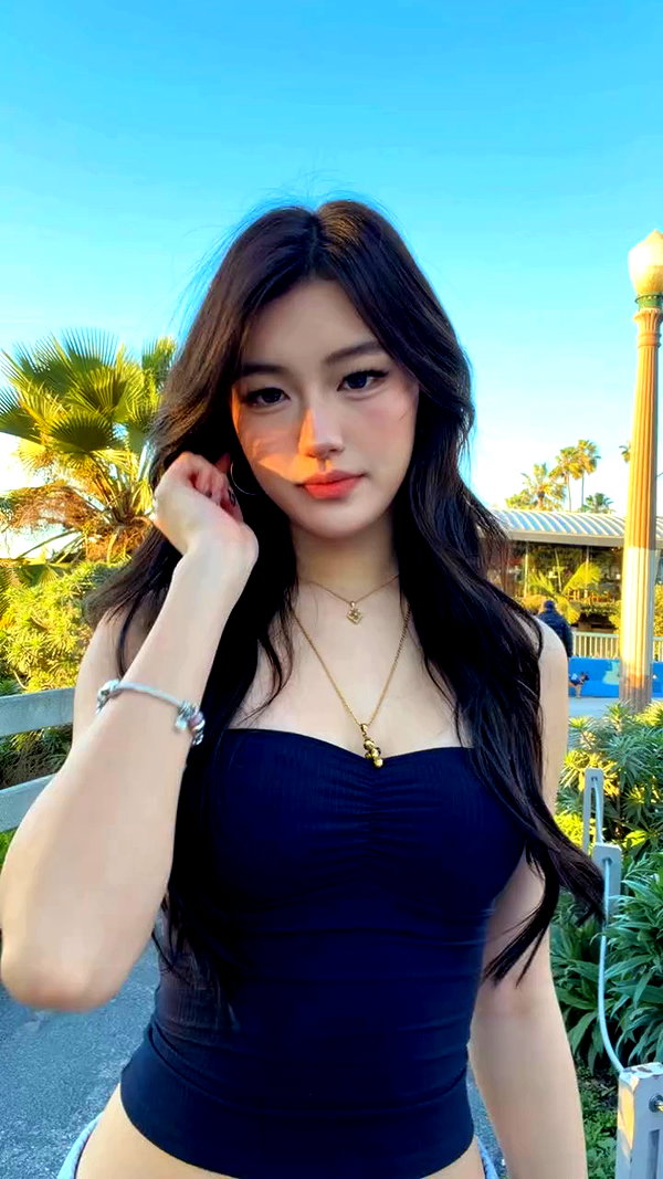 claire_is_miiii archive video preview