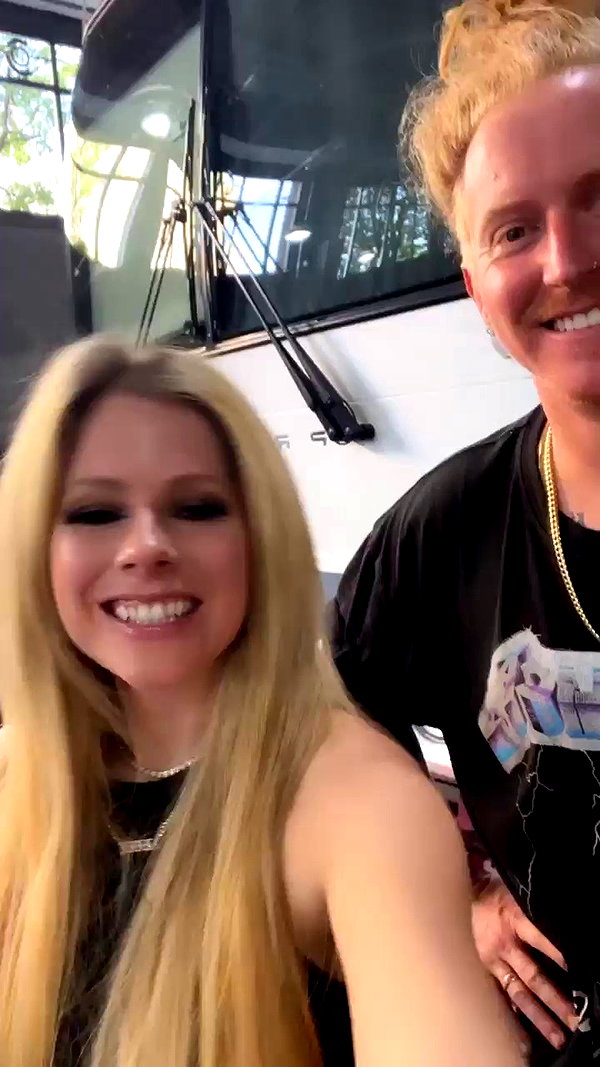 avrillavigne archive video preview