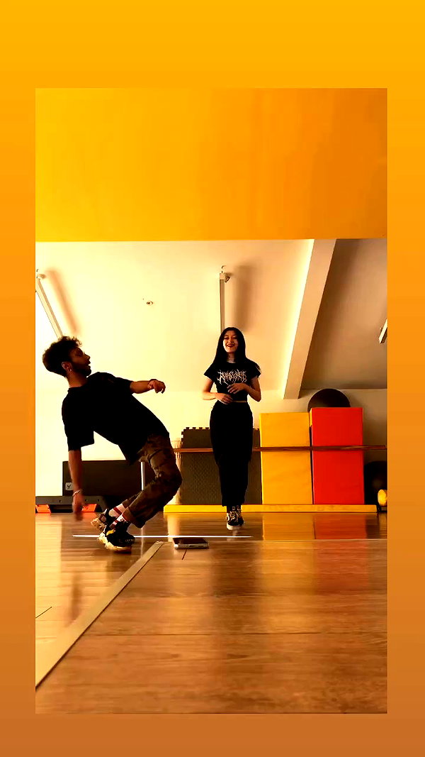 madamist_ archive video preview