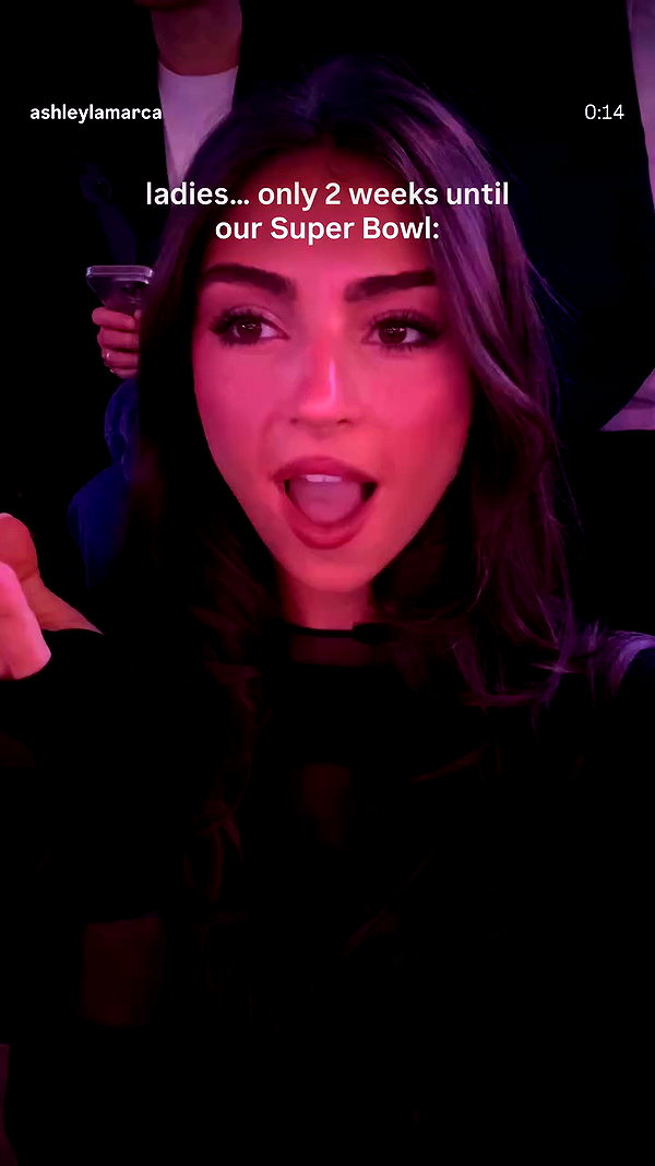 ella_andflowers archive video preview