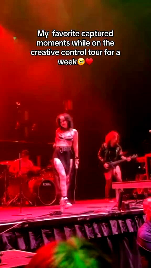 yeahimcaroline archive video preview
