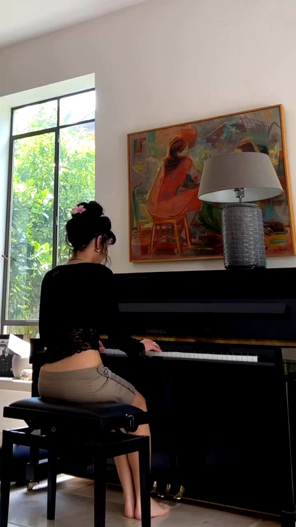 romi_henenson archive video preview
