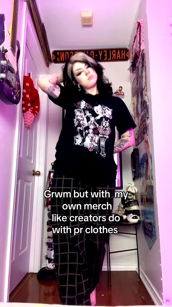 yeahimcaroline archive video preview