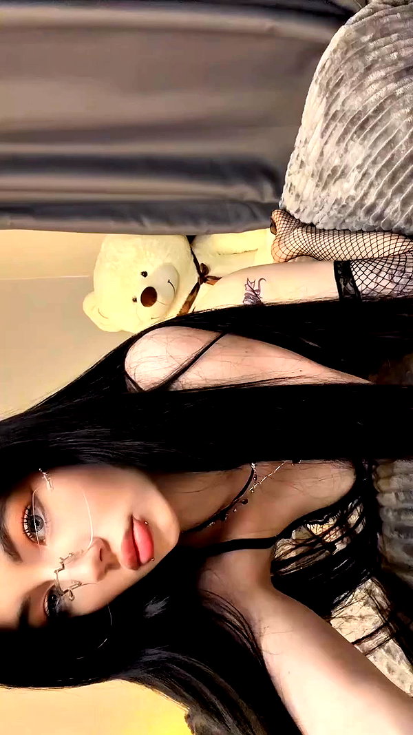 mia_goth2004 archive video preview