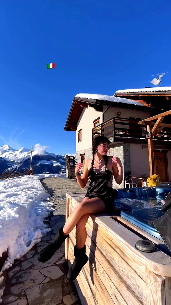romi_henenson archive video preview