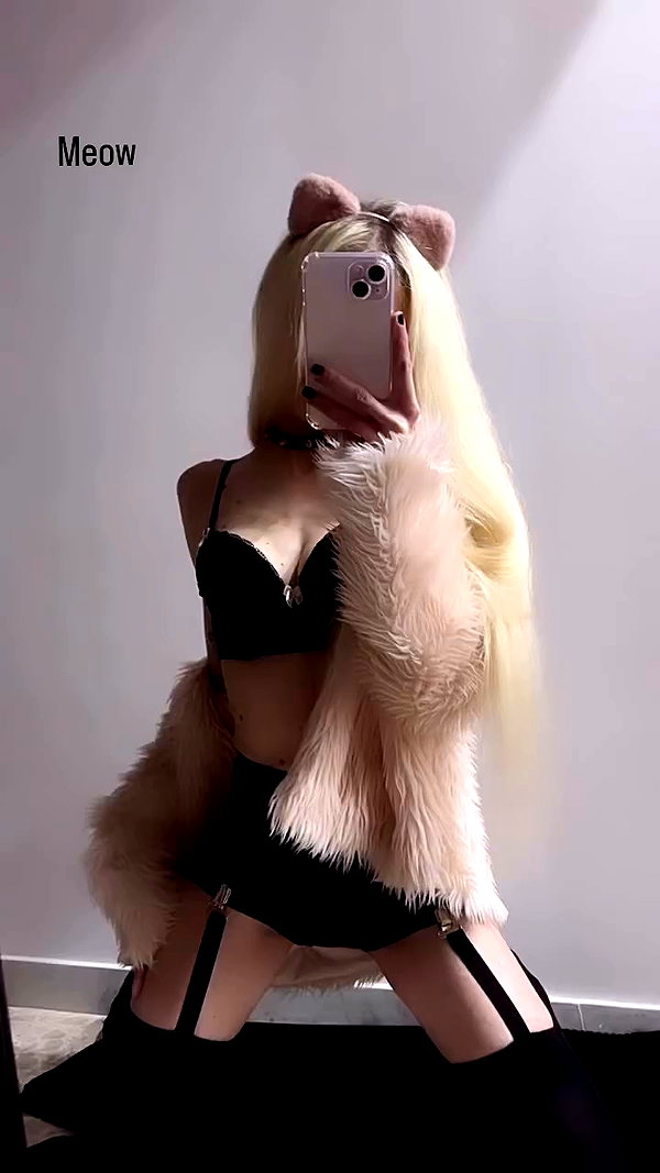 roxiechelon2 archive video preview