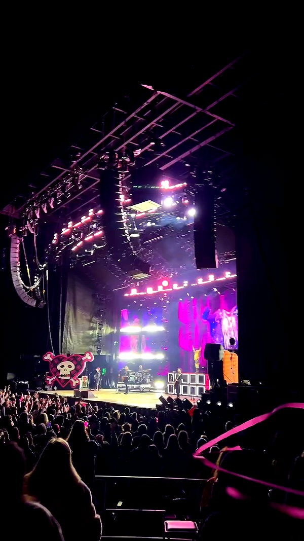 avrillavigne archive video preview
