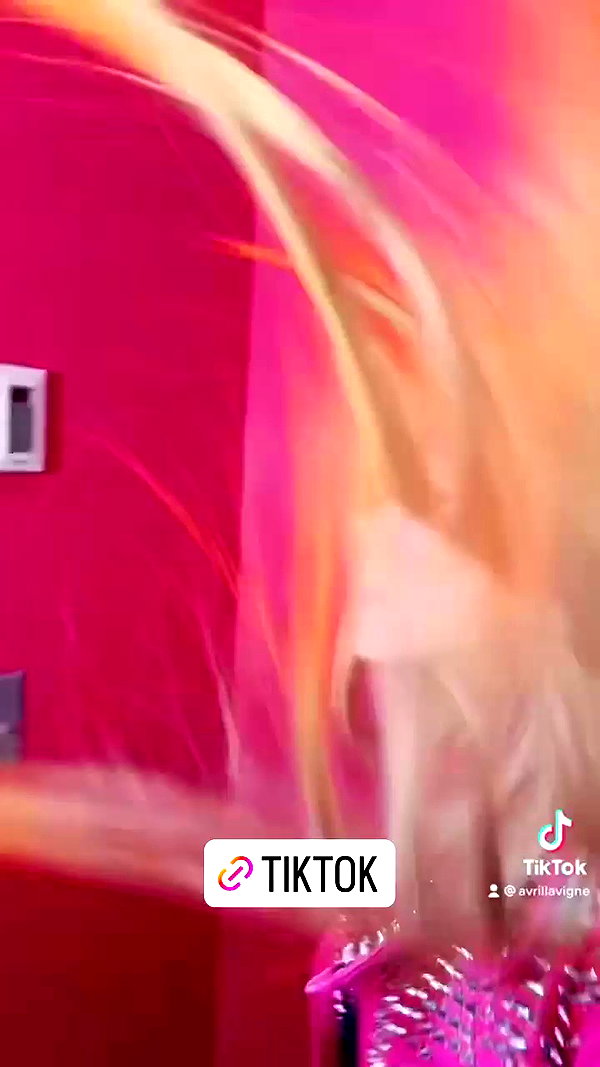 avrillavigne archive video preview