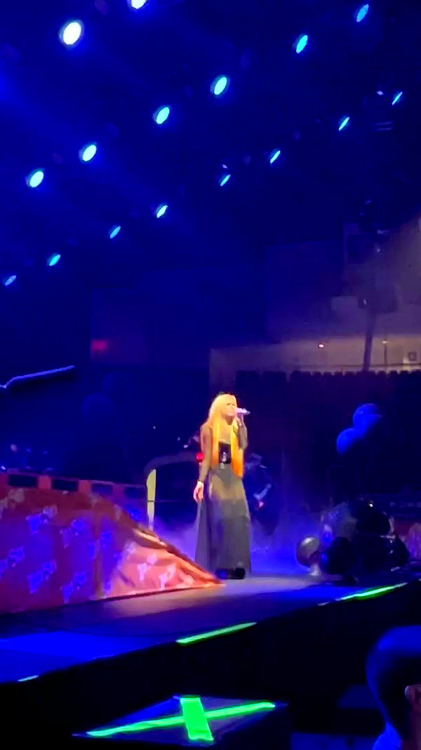 avrillavigne archive video preview