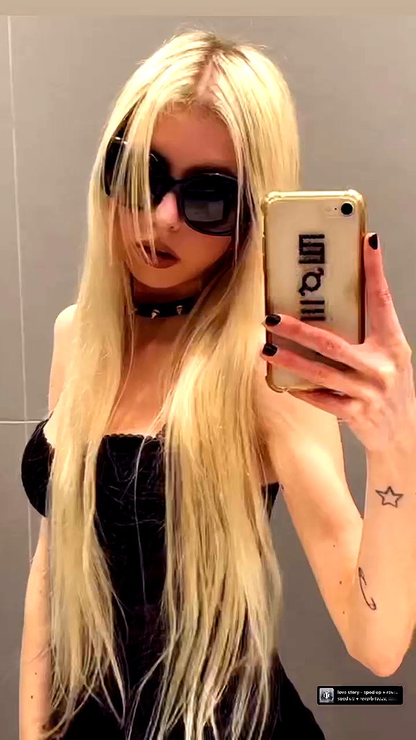 roxiechelon2 archive video preview
