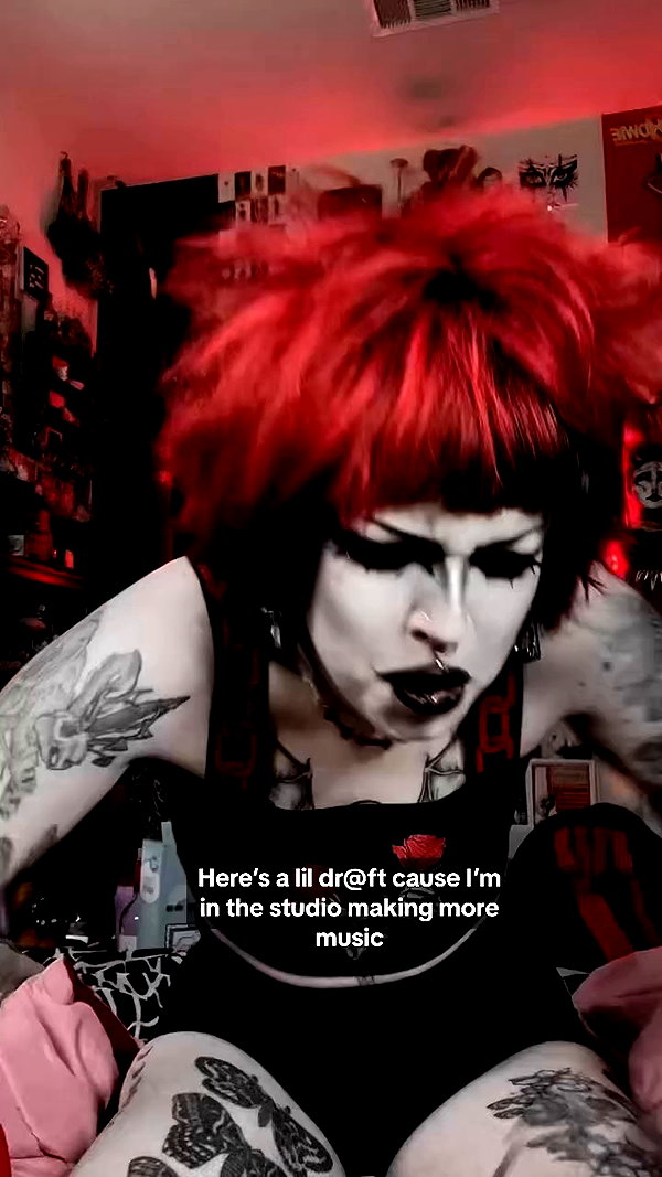 yeahimcaroline archive video preview