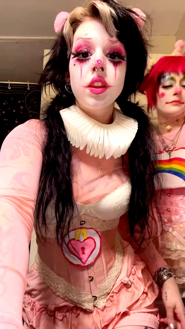 yeahimcaroline archive video preview