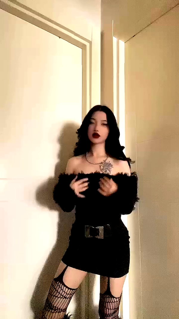madamist_ archive video preview
