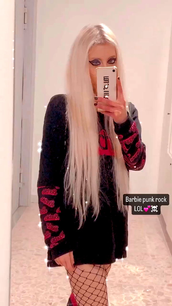 roxiechelon2 archive video preview