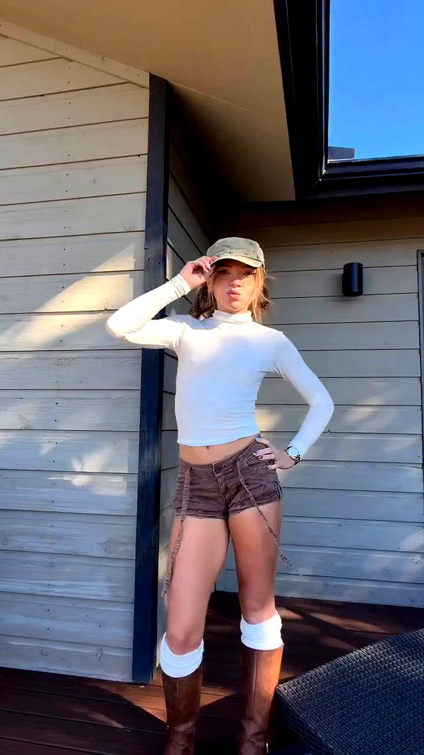 whoisbrisummers archive video preview
