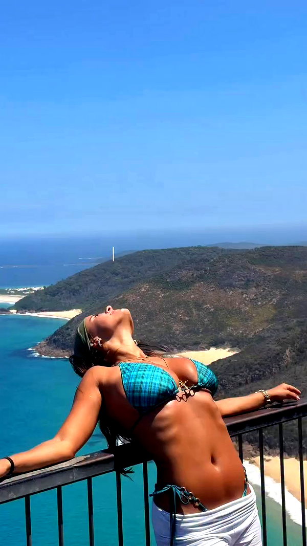 isabella.lauren archive video preview