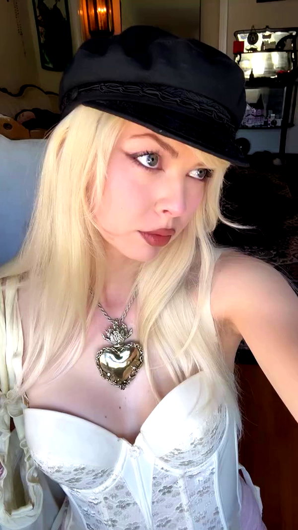 amellliiaa archive video preview