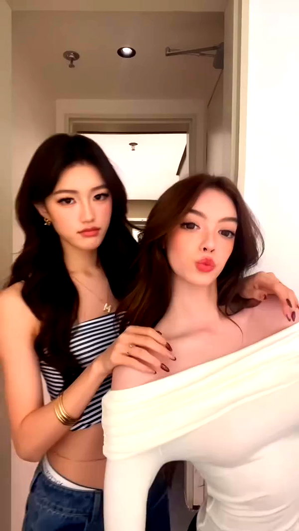 claire_is_miiii archive video preview