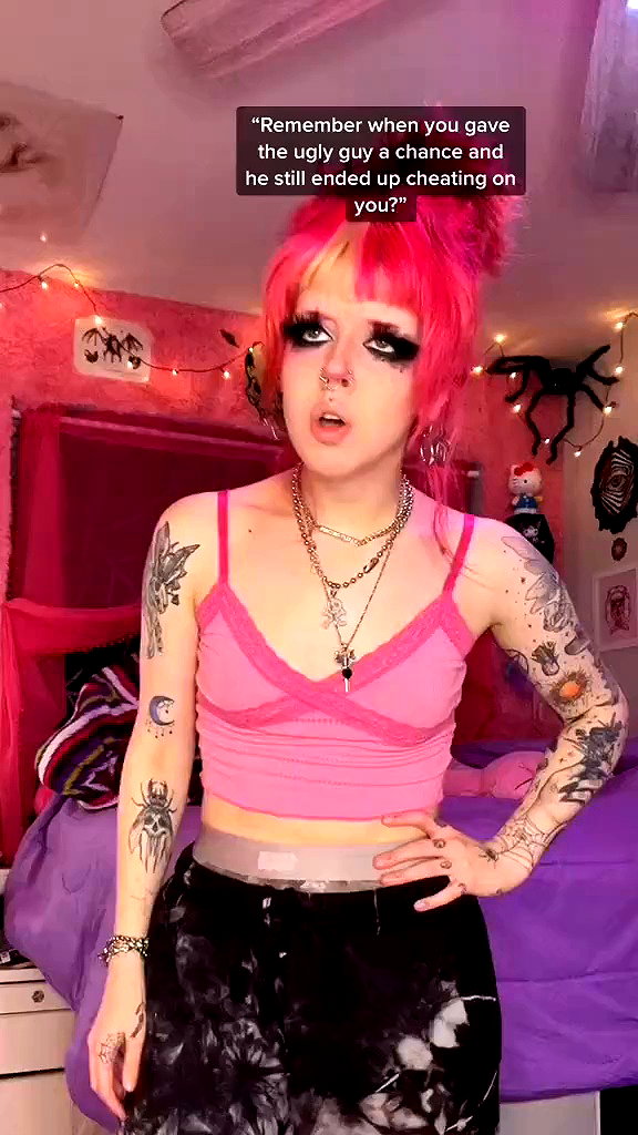 yeahimcaroline archive video preview