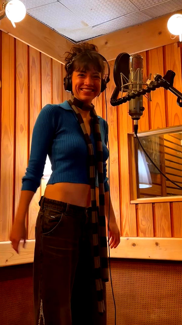 romi_henenson archive video preview