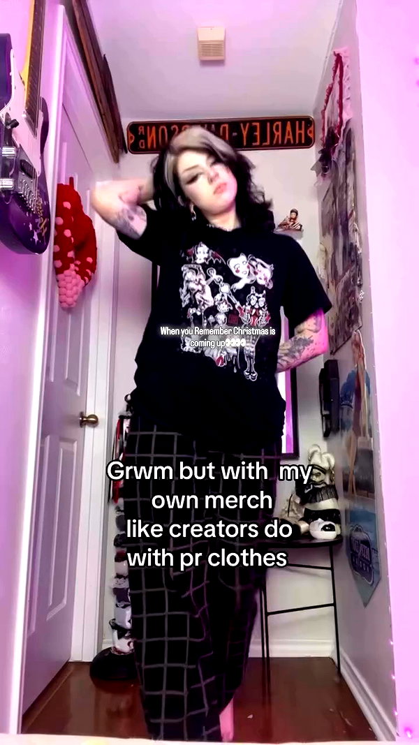 yeahimcaroline archive video preview