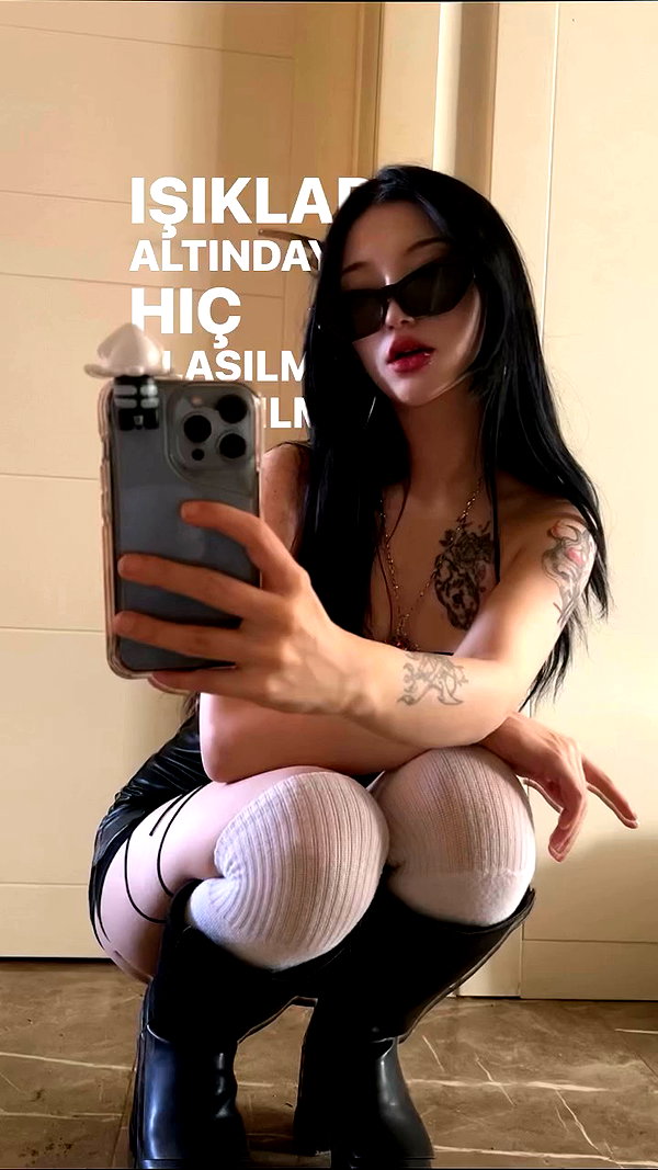 madamist_ archive video preview
