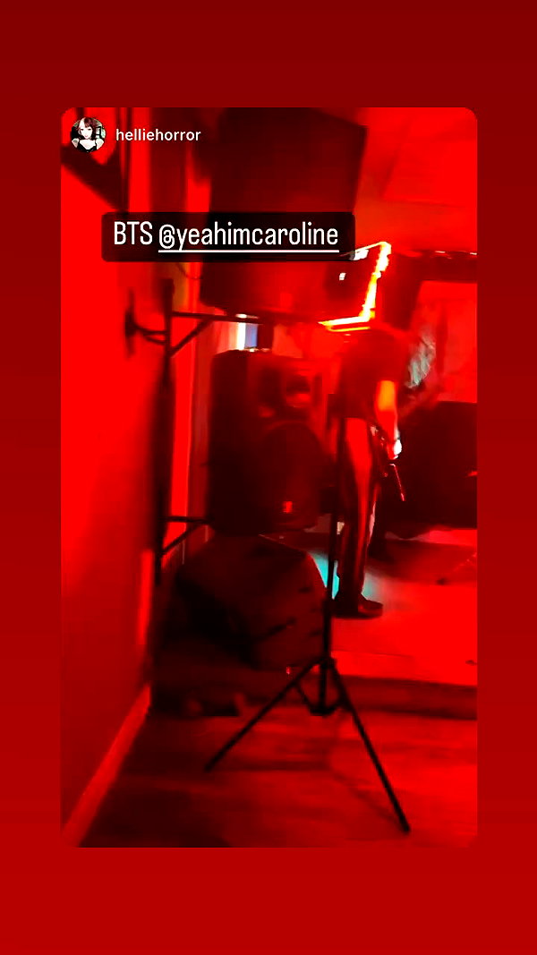 yeahimcaroline archive video preview