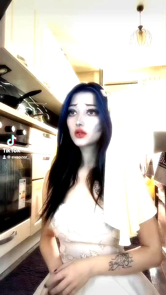madamist_ archive video preview