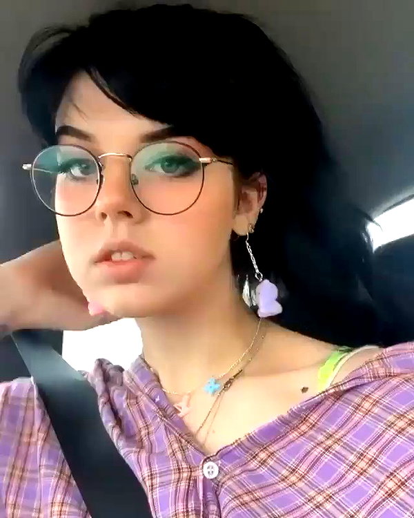 yeahimcaroline archive video preview