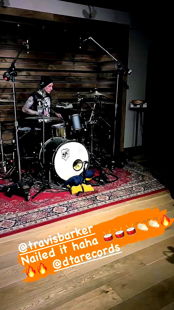 avrillavigne archive video preview
