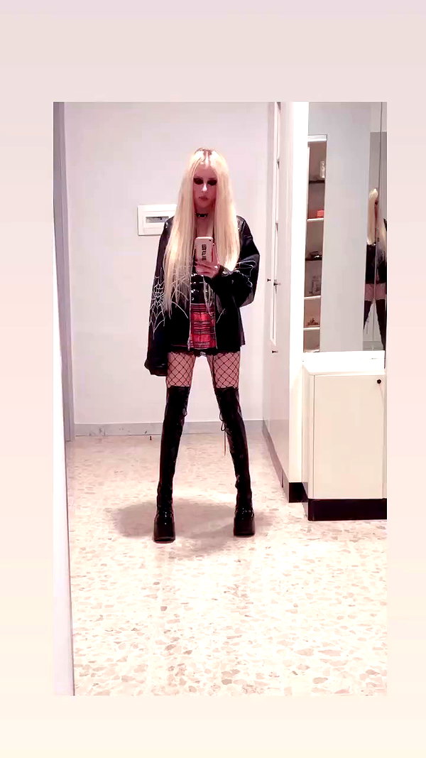 roxiechelon2 archive video preview