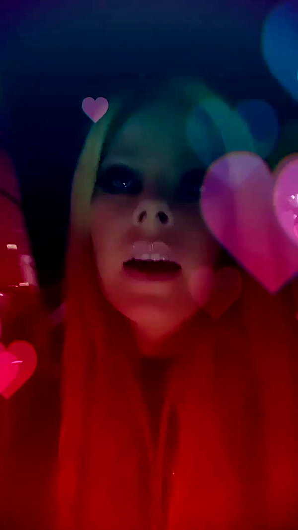 avrillavigne archive video preview