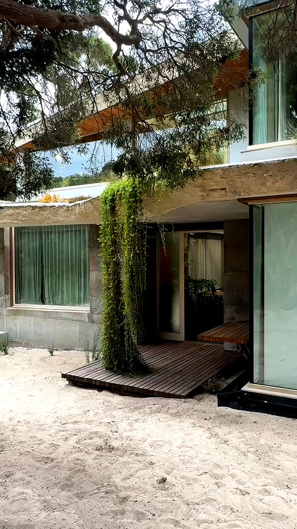 ellachristo archive video preview