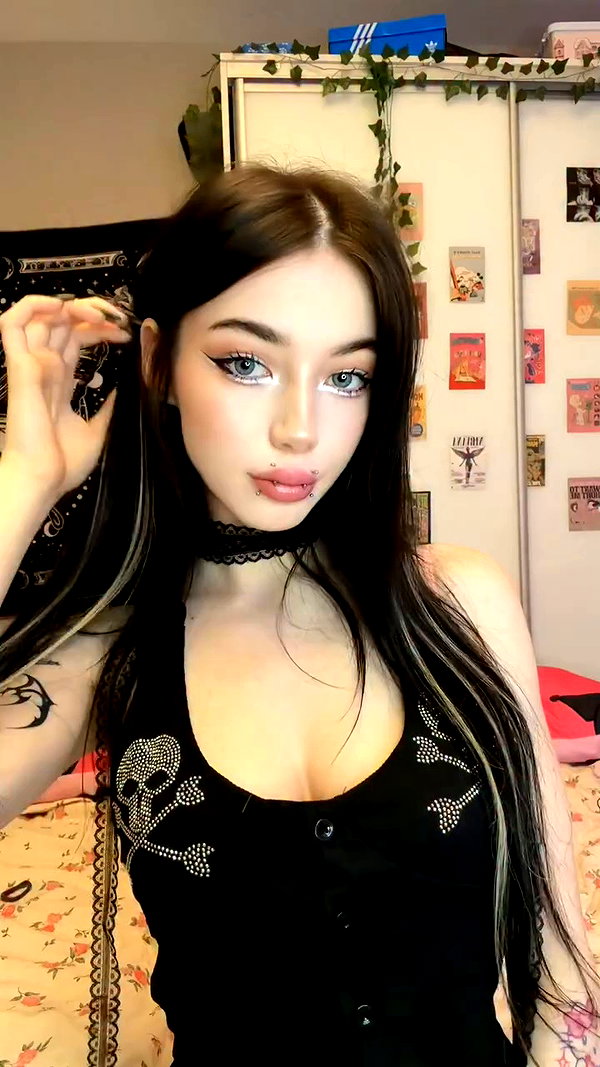 mia_goth2004 archive video preview