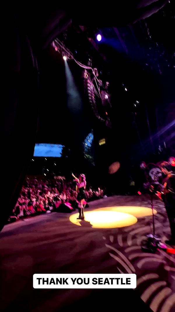 avrillavigne archive video preview
