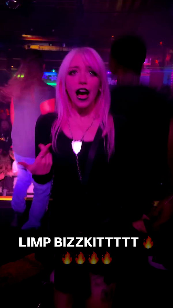 iluvmeww archive video preview