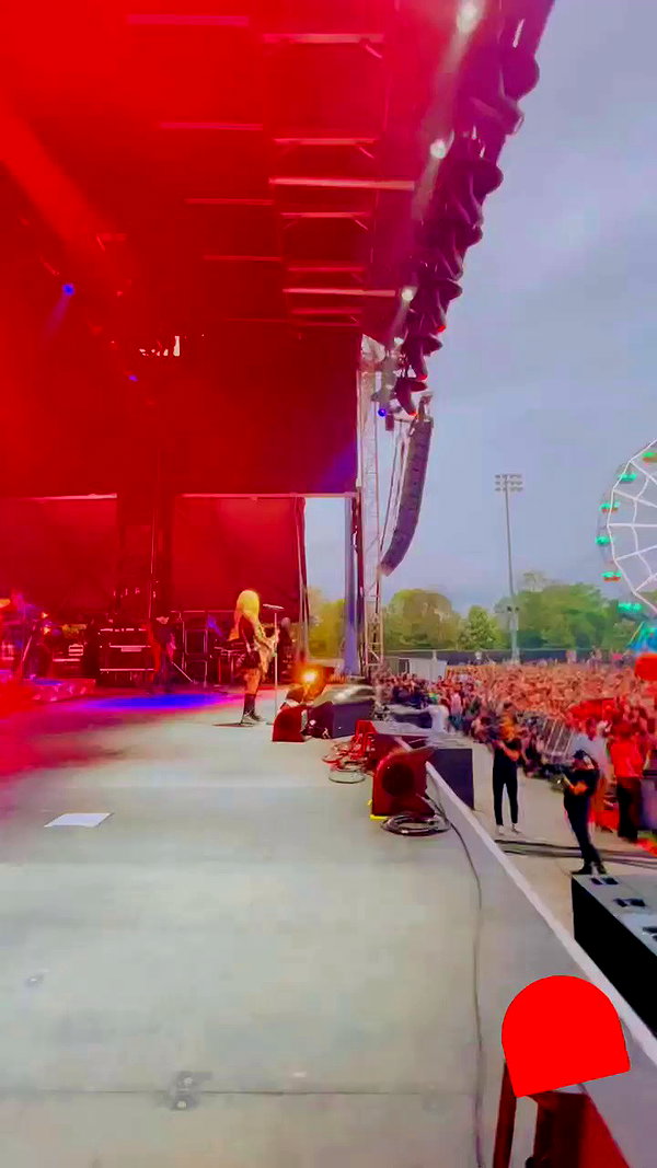 avrillavigne archive video preview